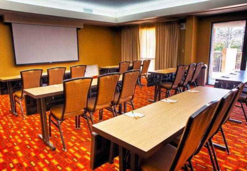 Courtyard Memphis East/Bill Morris Parkway Hotel Business photo