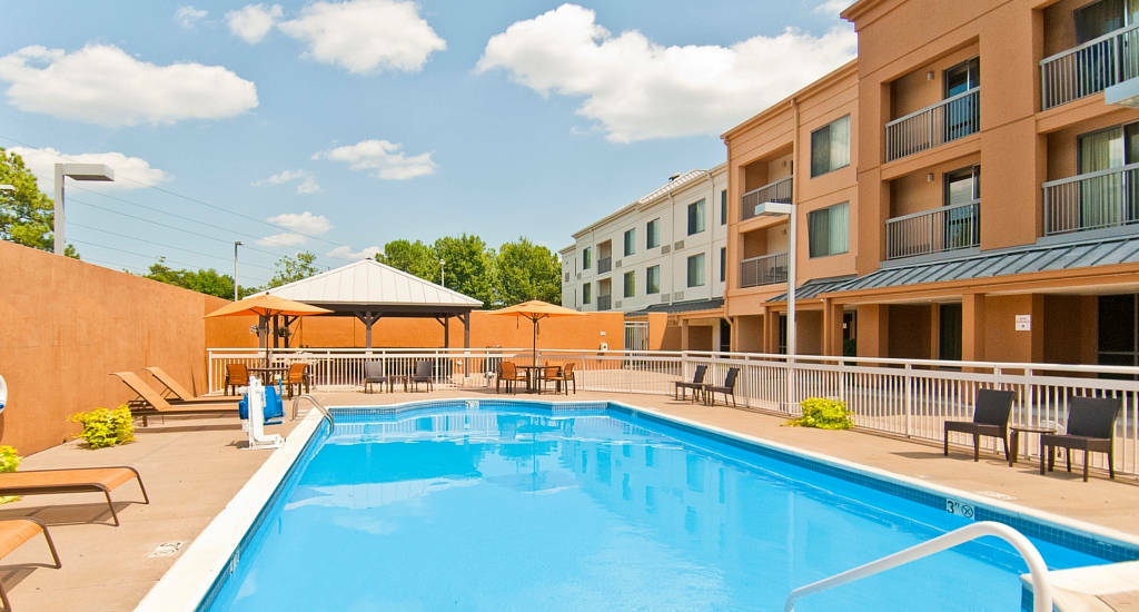Courtyard Memphis East/Bill Morris Parkway Hotel Exterior photo
